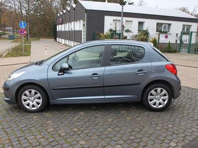 Gebraucht Peugeot 207 Tendance 73 PS (53 kW) 2008 Eisengrau/metallic Kleinwagen