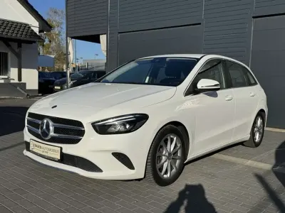 Używany Mercedes B180 136 KM (100 kW) 2019 Biały Minivan