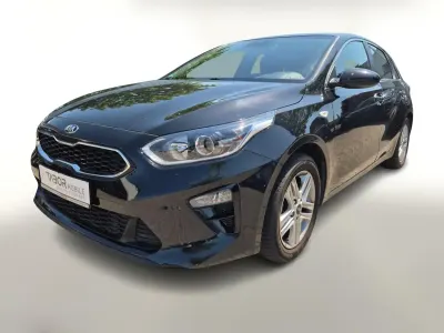 Gebraucht Kia Ceed Vision 140 PS (102 kW) 2021 Black pearl metallic Kleinwagen