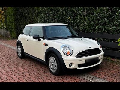 Begagnad Mini ONE 75 HK (55 kW) 2009 Vit Halvkombi