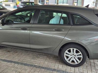 Grau Gebraucht 2017 Opel Astra Selection Kombi | 7.500 € (Fairer Preis)