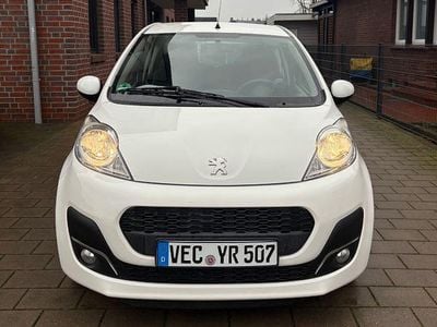 Gebraucht Peugeot 107 Active 68 PS (50 kW) 2013 Weiß Kleinwagen