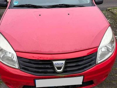 Rot Gebraucht 2010 Dacia Sandero Limousine | 2.500 € (Fairer Preis)