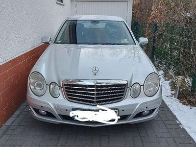 Gebraucht Mercedes E220 Classic 170 PS (125 kW) 2006 Silber Limousine