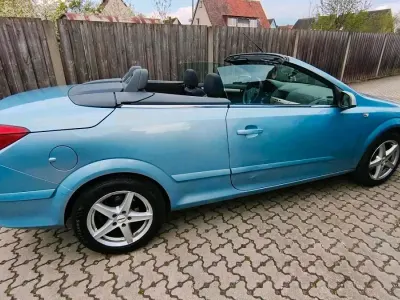 Gebraucht Opel Astra Cabriolet 76 PS (55 kW) 2010 Blau Cabrio