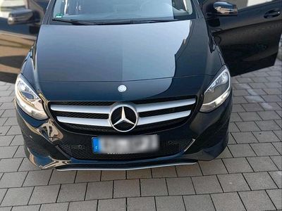 Gebraucht Mercedes B180 110 PS (80 kW) 2016 Schwarz Van / Kleinbus