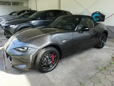 Neu Mazda MX5 Homura-Line 132 PS (97 kW) 2026 Grau Cabrio