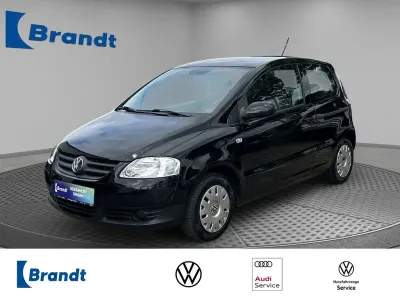Gebraucht VW Fox Basis 54 PS (39 kW) 2009 Schwarz Kleinwagen