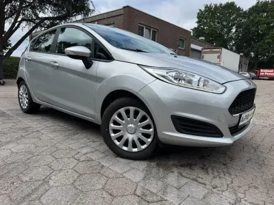 Gebraucht Ford Fiesta Cool & Sound Edition 60 PS (44 kW) 2017 Polarsilber metallic Kleinwagen