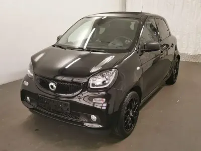 Używany Smart ForFour Electric Drive 60 kW (82 KM) 2020 Czarny Sedan/Limuzyna