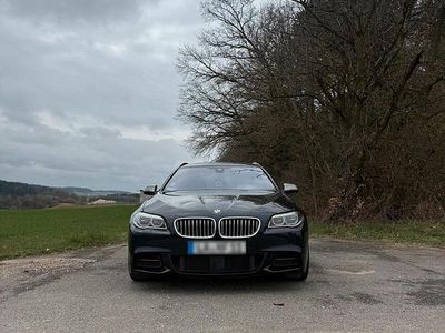 Second-hand BMW M550 Shadowline 381 CP (280 kW) 2014 Negru Berlinǎ