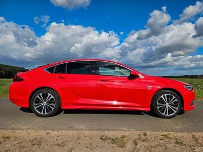 Gebraucht Opel Insignia Dynamic 165 PS (121 kW) 2019 Rot Limousine