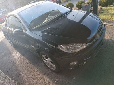 Begagnad Peugeot 206 CC Platinum 109 HK (80 kW) 2002 Svart Cab
