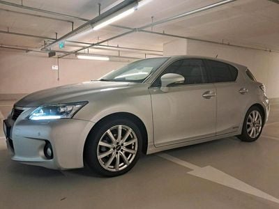 Lexus CT200h