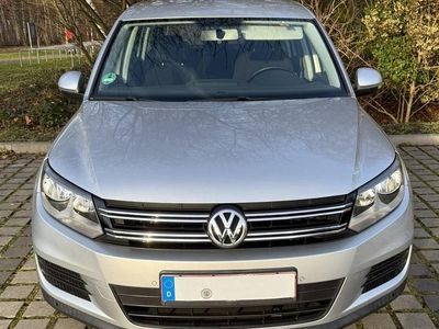 Gebraucht VW Tiguan 122 PS (89 kW) 2012 Silber SUV