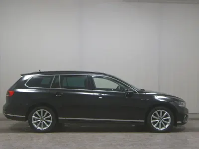 Gebraucht VW Passat R-line 150 PS (110 kW) 2022 Schwarz Kombi