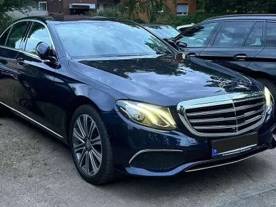 Gebraucht Mercedes E350 Avantgarde 258 PS (189 kW) 2016 Braun Limousine