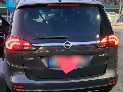 Grau Gebraucht 2016 Opel Zafira Tourer Van / Kleinbus | 8.400 € (Fairer Preis)