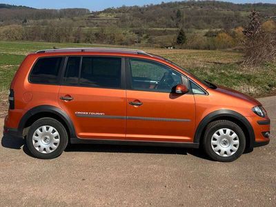 VW Touran Cross