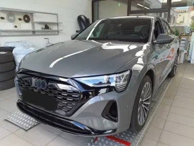 Gebraucht Audi Q8 e-tron Advanced Plus 250 kW (340 PS) 2023 Chronosgrau metallic SUV