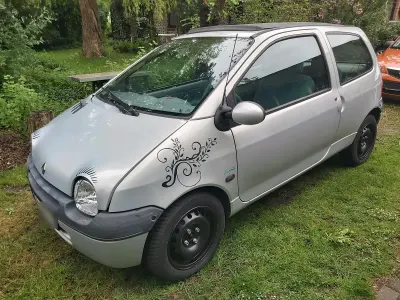 Używany Renault Twingo 58 KM (42 kW) 2004 Srebrny Hatchback
