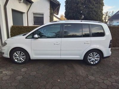 Weiß Gebraucht 2010 VW Touran Comfortline Van / Kleinbus | 9.000 € (Teuer)