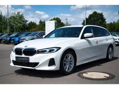 Gebraucht BMW 318 Sport Line 150 PS (110 kW) 2023 Alpinweiss iii Kombi