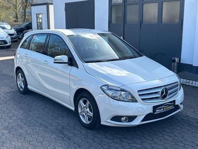 Gebraucht Mercedes B180 122 PS (89 kW) 2014 Weiß Van / Kleinbus