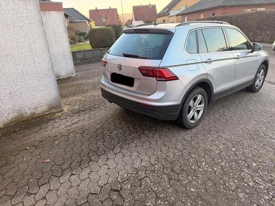 Gebraucht VW Tiguan 150 PS (110 kW) 2020 Silber SUV
