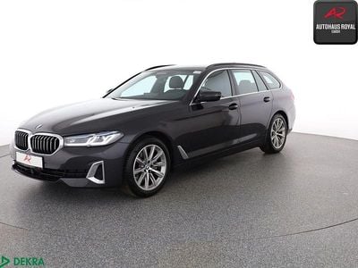 Gebraucht BMW 520 Sport Line 190 PS (139 kW) 2023 Grau Limousine