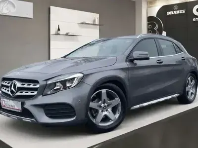 Usata Mercedes GLA200 AMG line 156 CV (114 kW) 2018 Grigio SUV