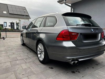 Gebraucht BMW 325 218 PS (160 kW) 2010 Grau Kombi