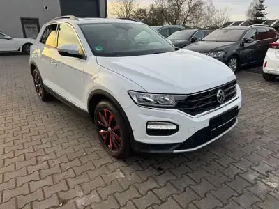 Käytetty VW T-Roc 140 HP (102 kW) 2018 Valkoinen Katumaasturi