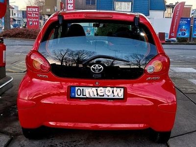 Gebraucht Toyota Aygo 68 PS (50 kW) 2007 Rot Kleinwagen