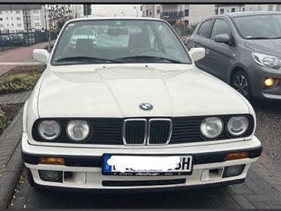 Gebraucht BMW 318 121 PS (88 kW) 1989 Weiß Coupé