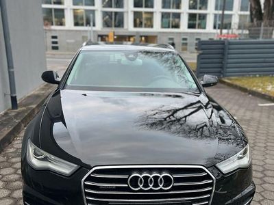Schwarz Gebraucht 2015 Audi 200 Ambiente Kombi | 15.200 €