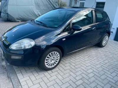 Gebraucht Fiat Punto 77 PS (56 kW) 2010 Blau Kleinwagen
