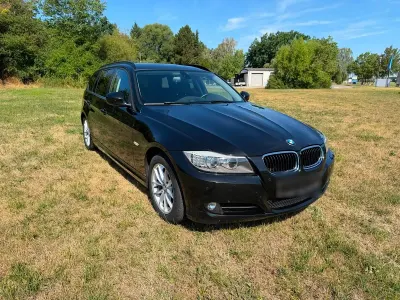 Gebraucht BMW 320 184 PS (135 kW) 2012 Schwarz Kombi