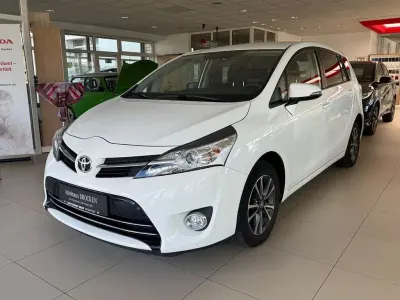 Gebraucht Toyota Verso Comfort 132 PS (97 kW) 2015 Weiß Van / Kleinbus