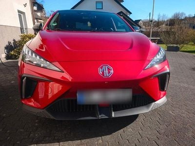 Second-hand MG MG4 EV Luxury 150 kW (204 CP) 2023 Roșu Hatchback