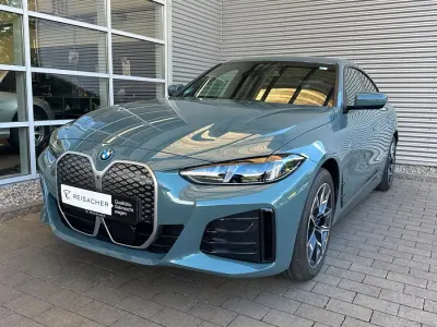 Gebraucht BMW i4 Comfort Edition 250 kW (340 PS) 2025 Cape york grün metallic Limousine