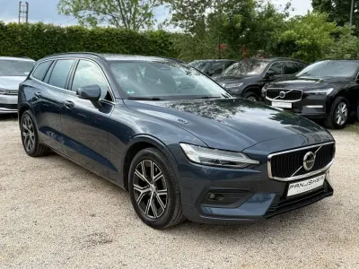 Używany Volvo V60 Core 197 KM (144 kW) 2022 Niebieski Kombi