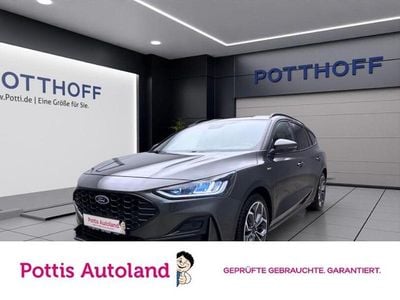 Grau Gebraucht 2022 Ford Focus ST-Line Limousine | 19.337 € (Fairer Preis)