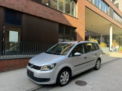 Gebraucht VW Touran 105 PS (77 kW) 2013 Silber Van / Kleinbus