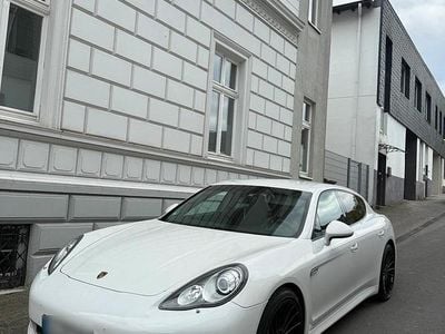 Second-hand Porsche Panamera 250 CP (183 kW) 2012 Alb Hatchback