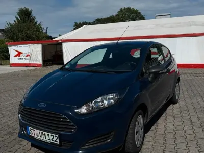 Gebraucht Ford Fiesta Ambiente 60 PS (44 kW) 2014 Blau Kleinwagen
