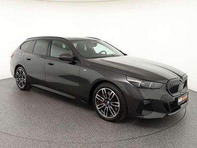 Gebraucht BMW 540 M Sport 303 PS (222 kW) 2025 Grau Kombi
