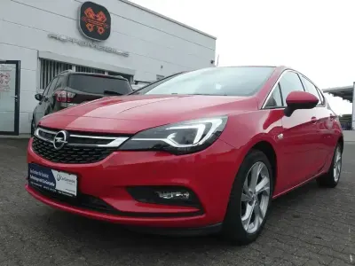 Używany Opel Astra Innovation 150 KM (110 kW) 2016 Czerwony Sedan/Limuzyna