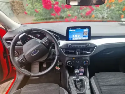 Gebraucht Ford Focus Trend 95 PS (69 kW) 2019 Rot Kombi