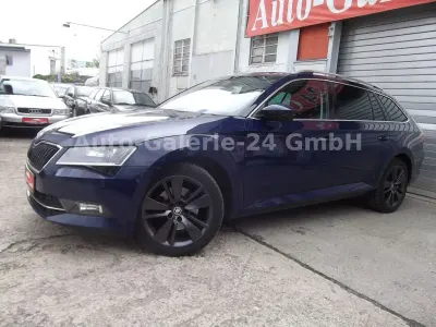 Gebraucht Skoda Superb 179 PS (131 kW) 2016 Blau Kombi